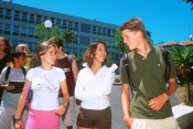 Французский язык во Франции на Лазурном берегу в школе Centre International D'Antibes для взрослых от 16 лет фото