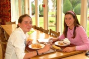 Среднее образование в Великобритании для девочек 4-18 лет в школе Badminton фото
