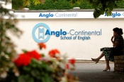 Английский язык в Великобритании в школе Anglo-Continental для взрослых от 16 лет фото