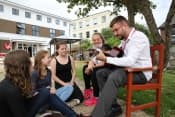 Летние, весенние и осенние каникулы в Великобритании с изучением английского языка в школе TLC для школьников от 7 лет фото