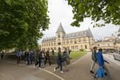 Специализированные языковые летние курсы в Oxford College за границей для студентов в возрасте от 15 до 17 лет фото